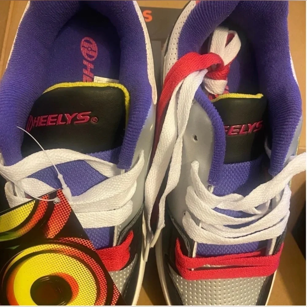 Heelys Skate Shoes Girls Size‎ 5 Brand New in Box
